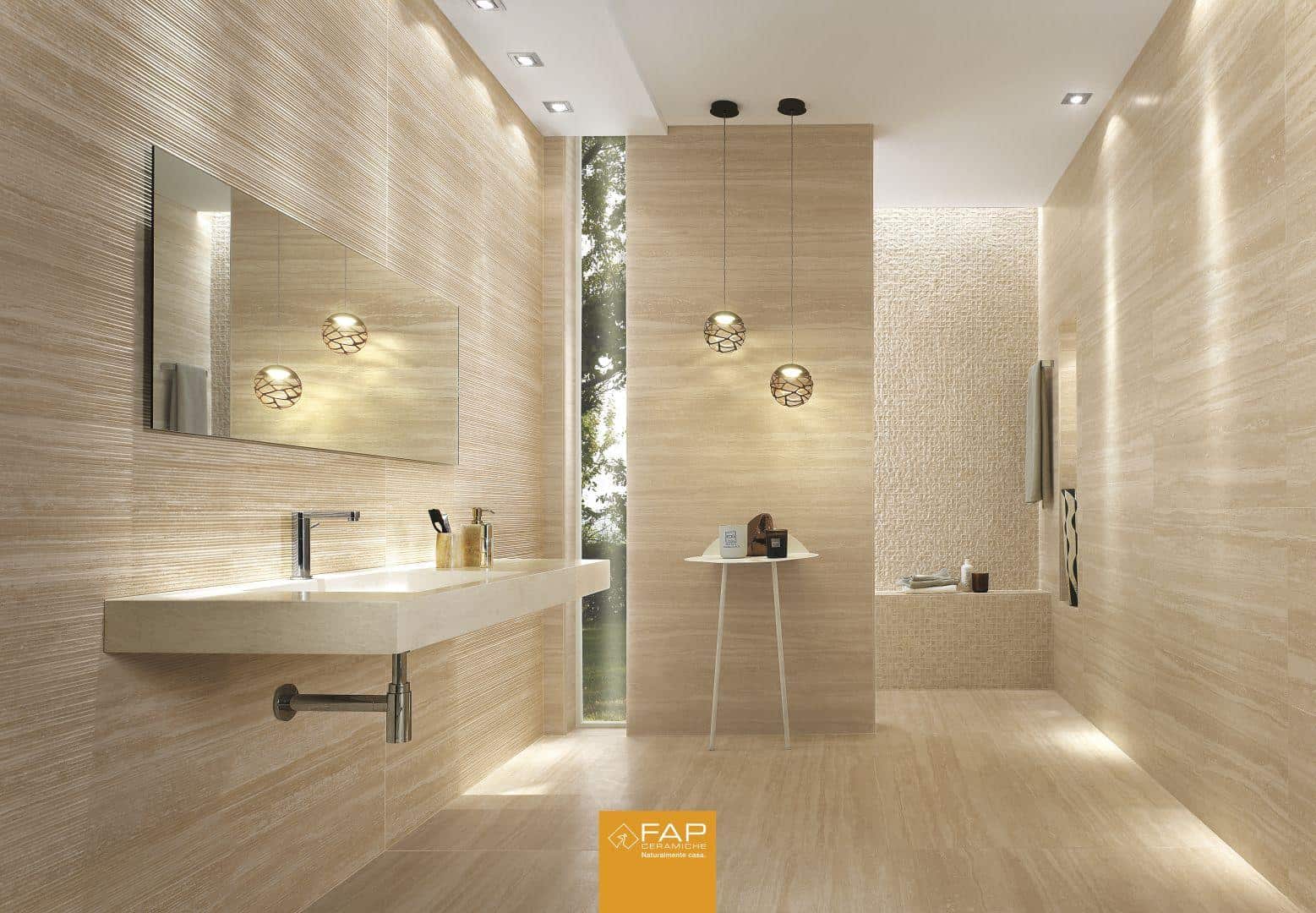 Baie amenajata cu faianta tip travertin Roma 