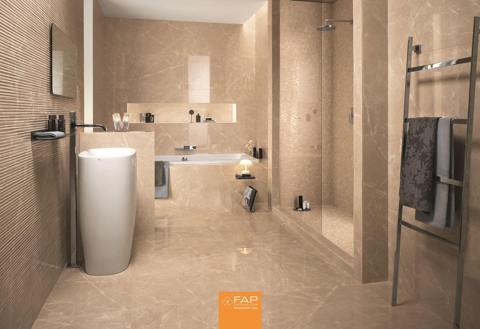 Faianta pentru baie placi cu aspect de marmura lucioasa bej