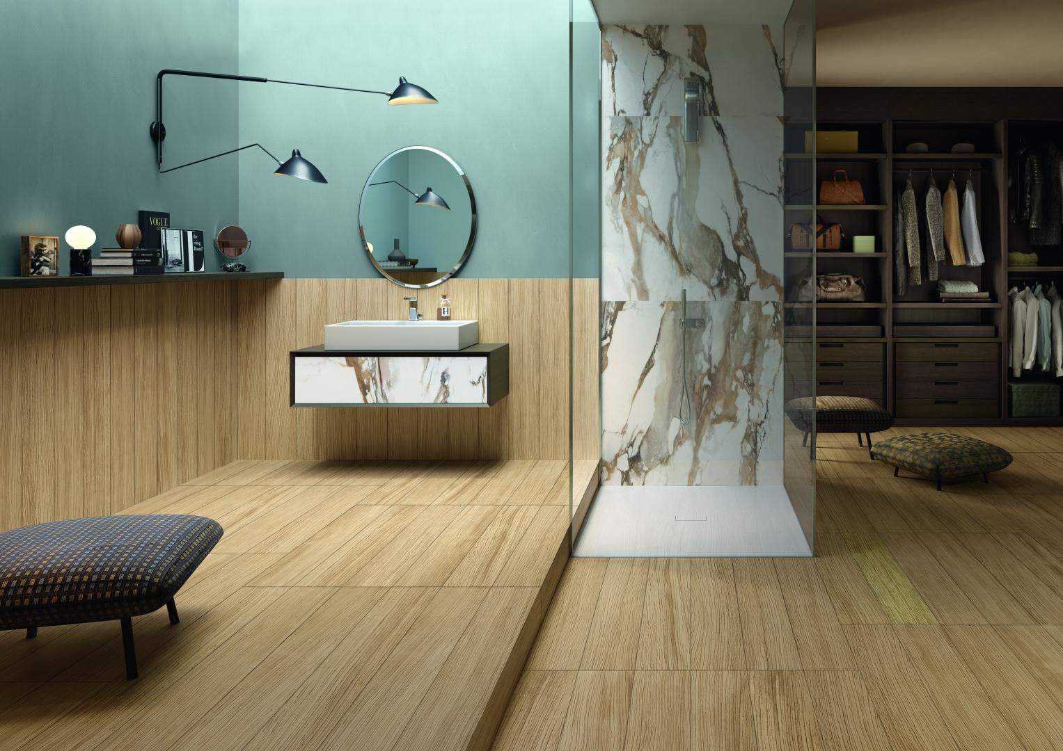 Baie stil nordic cu aspect de lemn si piatra Supergres Baie cu gresie aspect lemn