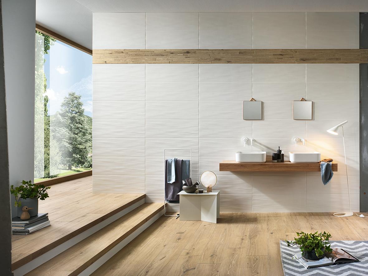 Baie stil nordic cu faianta si gresie aspect lemn Novabell Baie amenajata cu faianta si gresie Italia