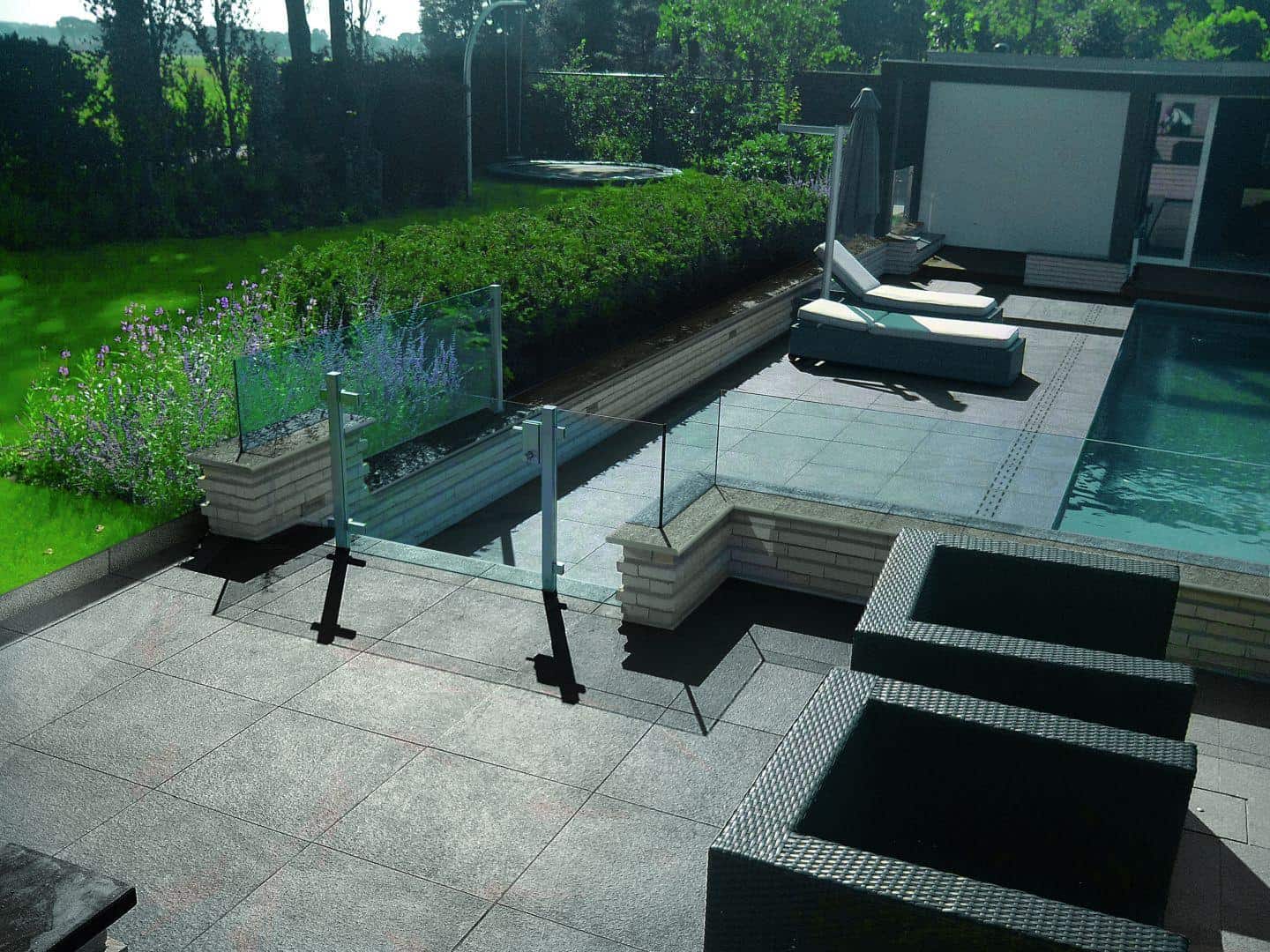 Zona_piscina_cu_gresie_portelanata_Italia_Keope