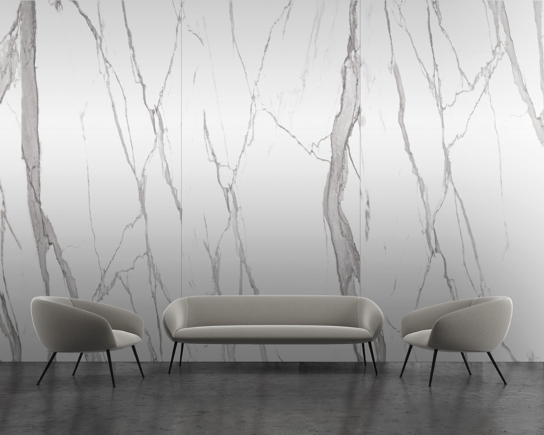 Perete cu lastre ceramice Statuario Ek