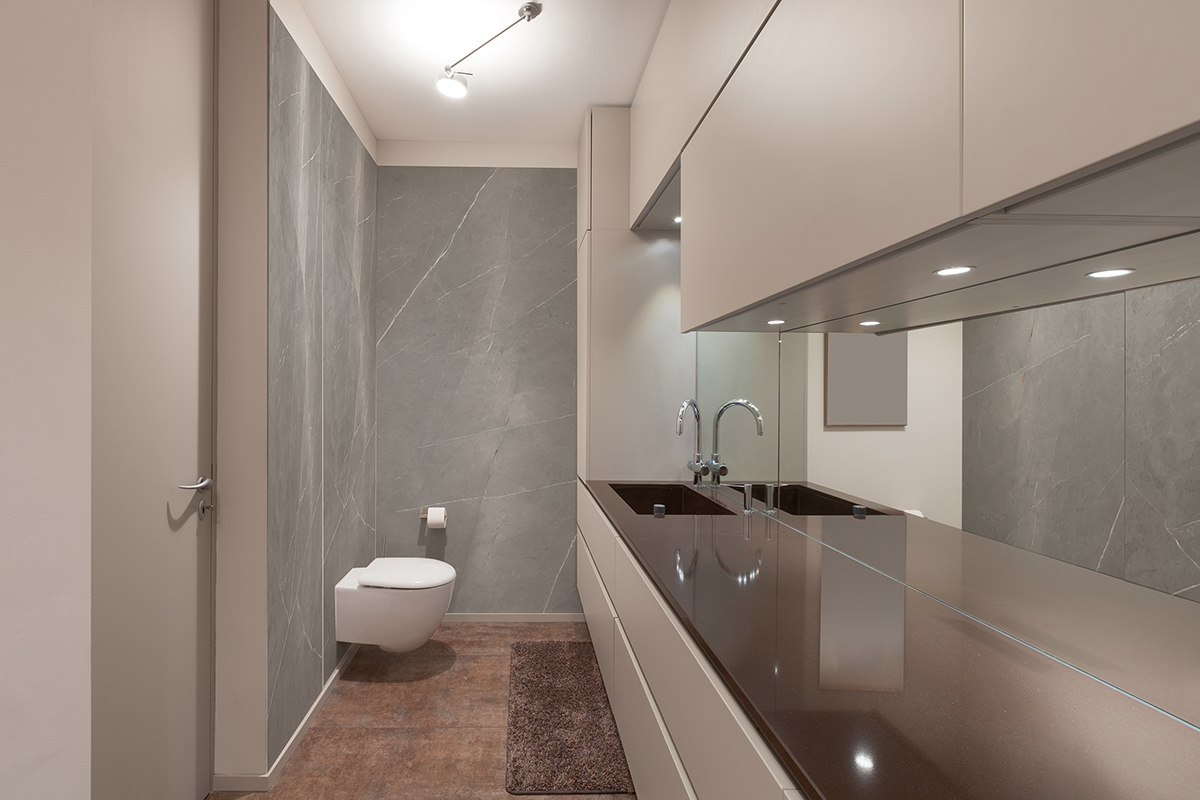 Amenajare cu lastre ceramice Pietra 