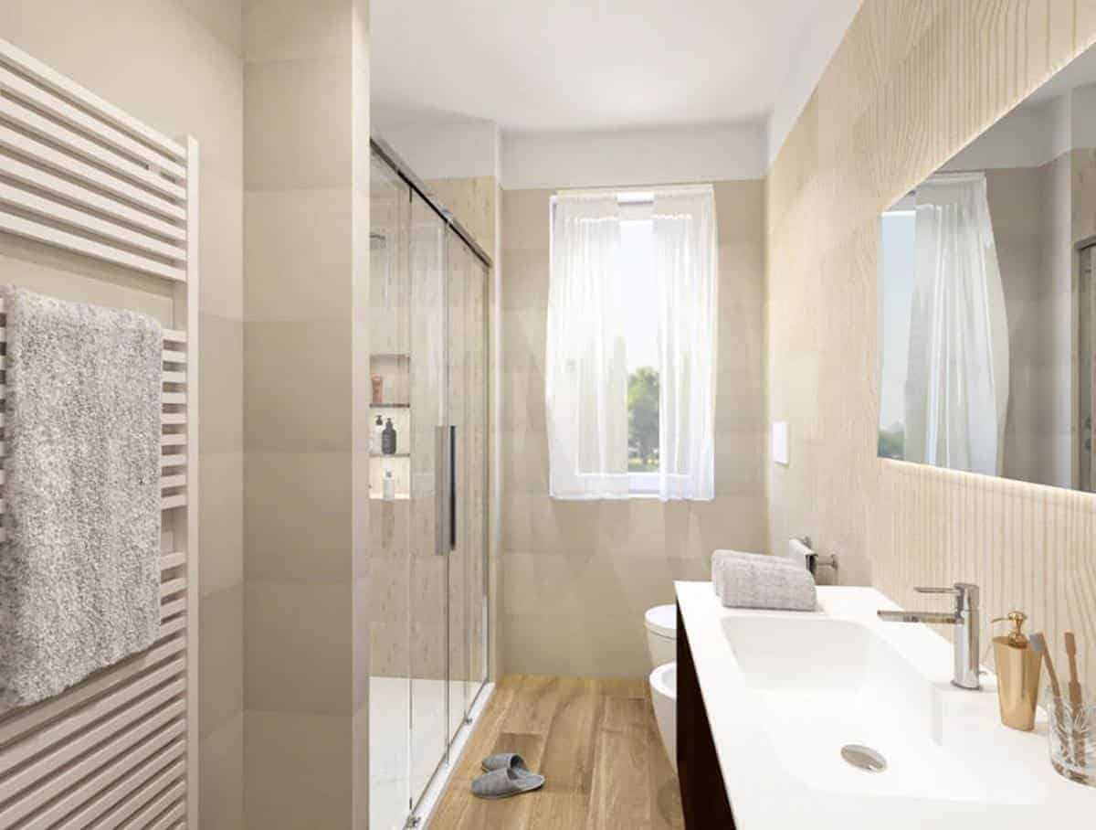 Bai cu placi de faianta 30.5x91.5 cm si gresie tip parchet 