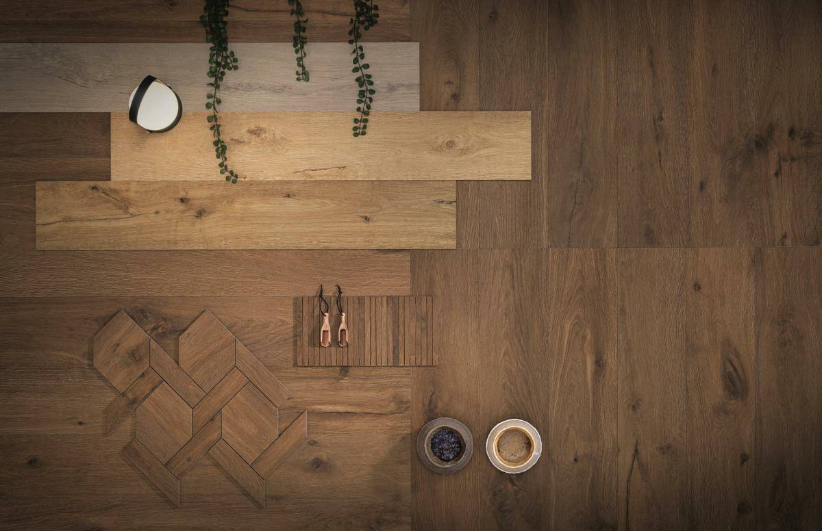 Scara Interioara cu Gresie tip Parchet Roots