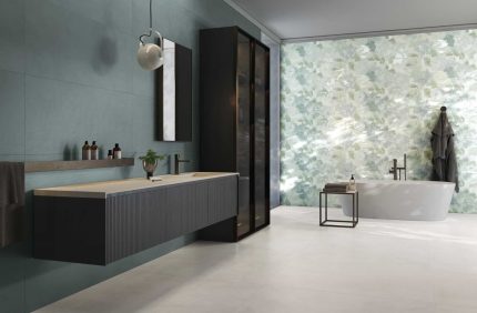 Amenajare Baie cu Faianta Verde Decorata Your Match deschis si gresie portelanata Supergres