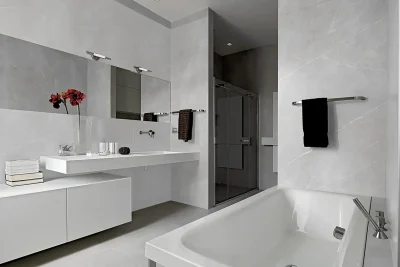 Baie-moderna-cu-gresie-portelanata-pietragrey-amb-white-Ek-Gada-Ceramic