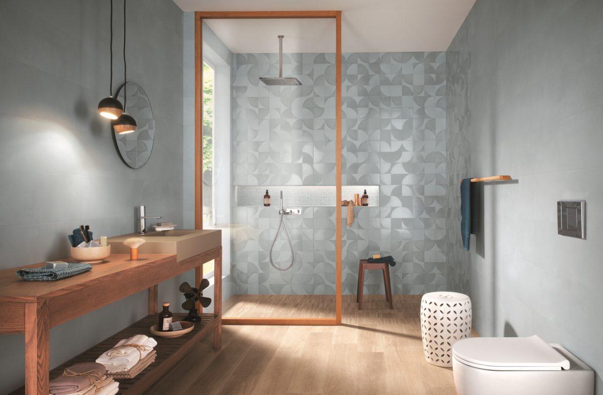 Baie cu Faianta 25x75 cm Matt&More si Gresie tip Parchet