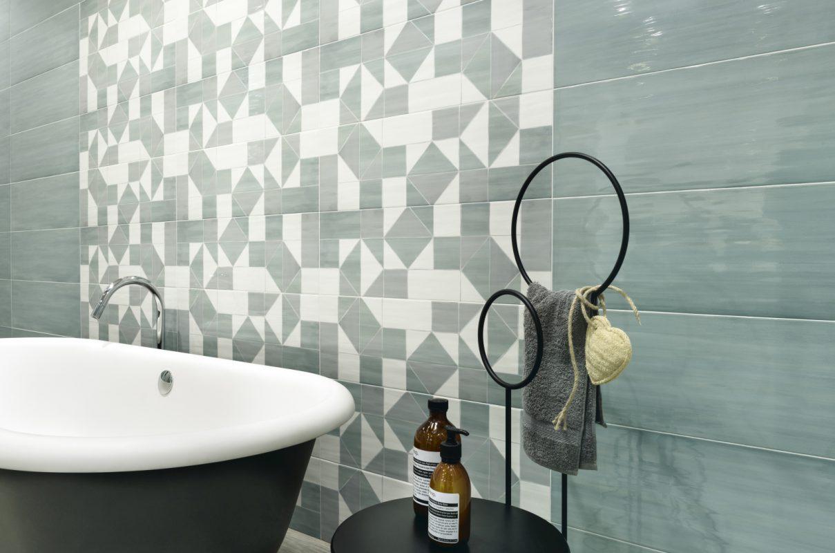 Baie cu Faianta Verde si Decor Geometric Noa