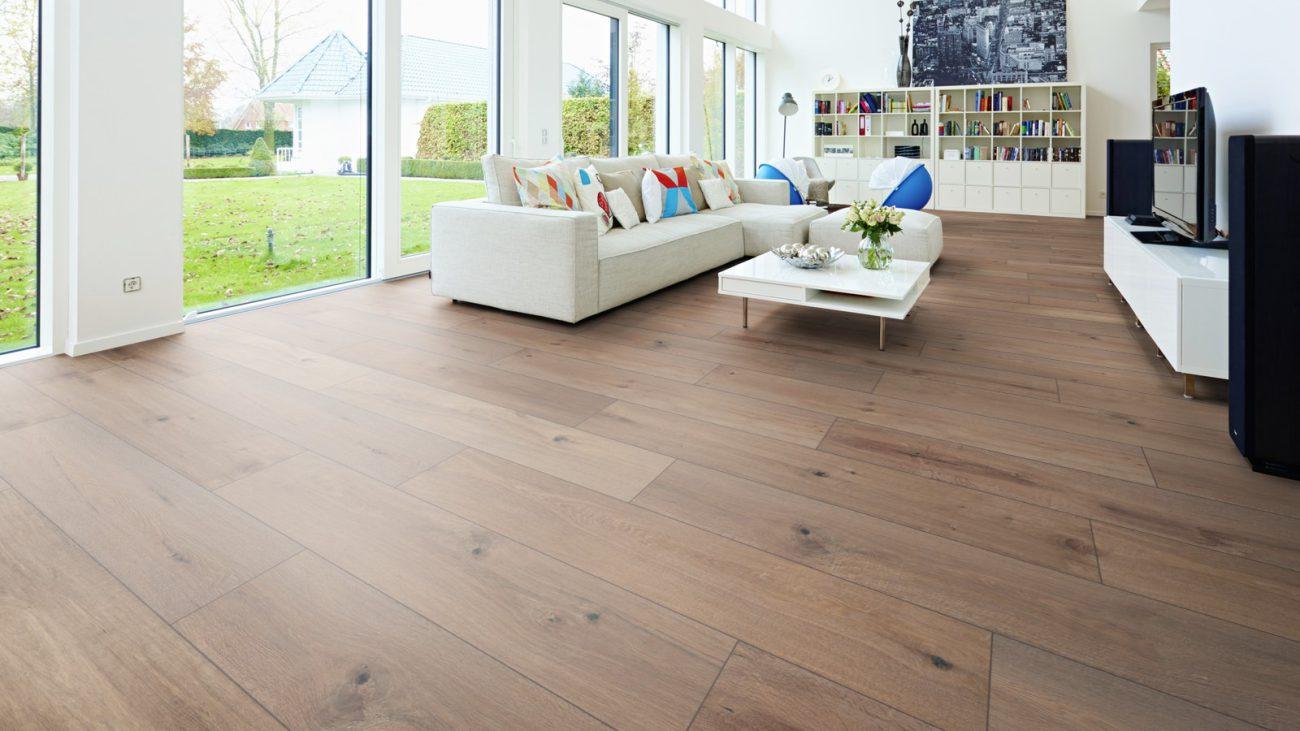 LG05 Parchet Laminat Oak Whisky Lounge