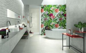 Baie cu Gresie si Decor Floral Touche