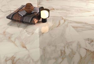 Living cu Gresie Portelanata tip Marmura Roma Gold - imagine 2