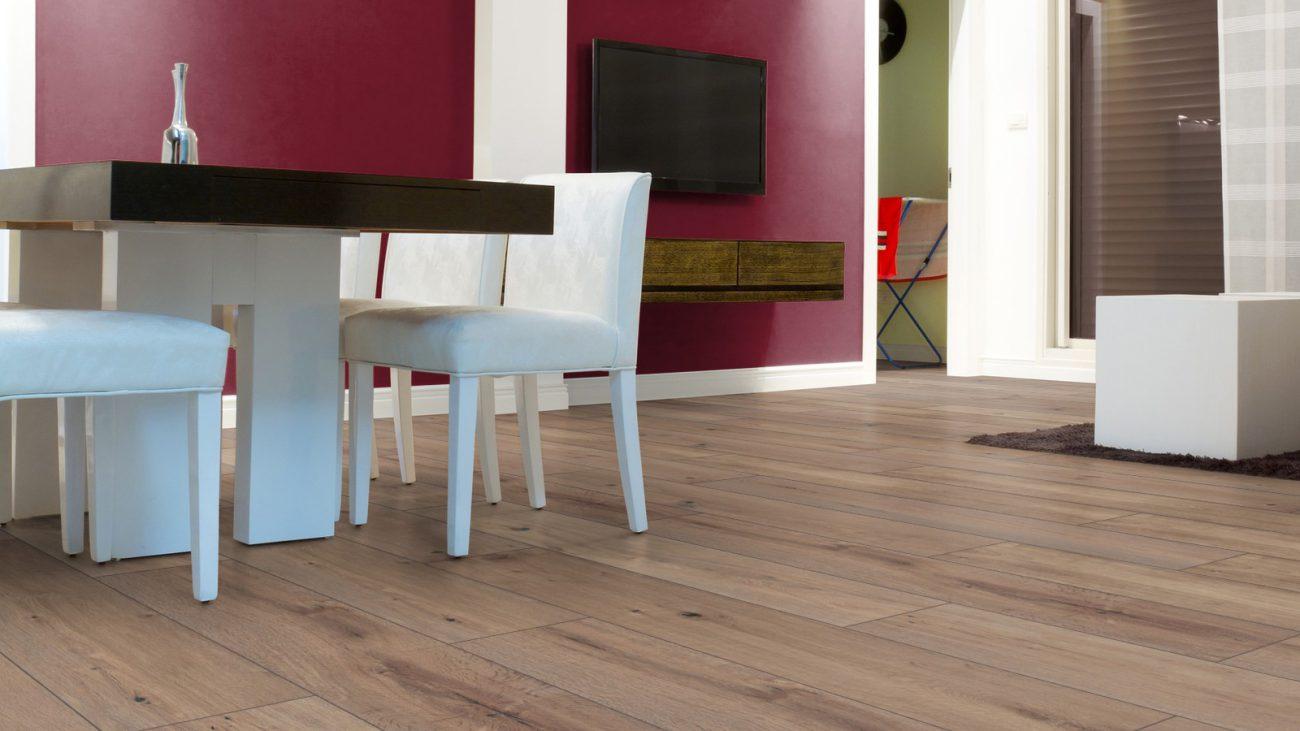 LG05 Parchet Laminat Oak Whisky Lounge