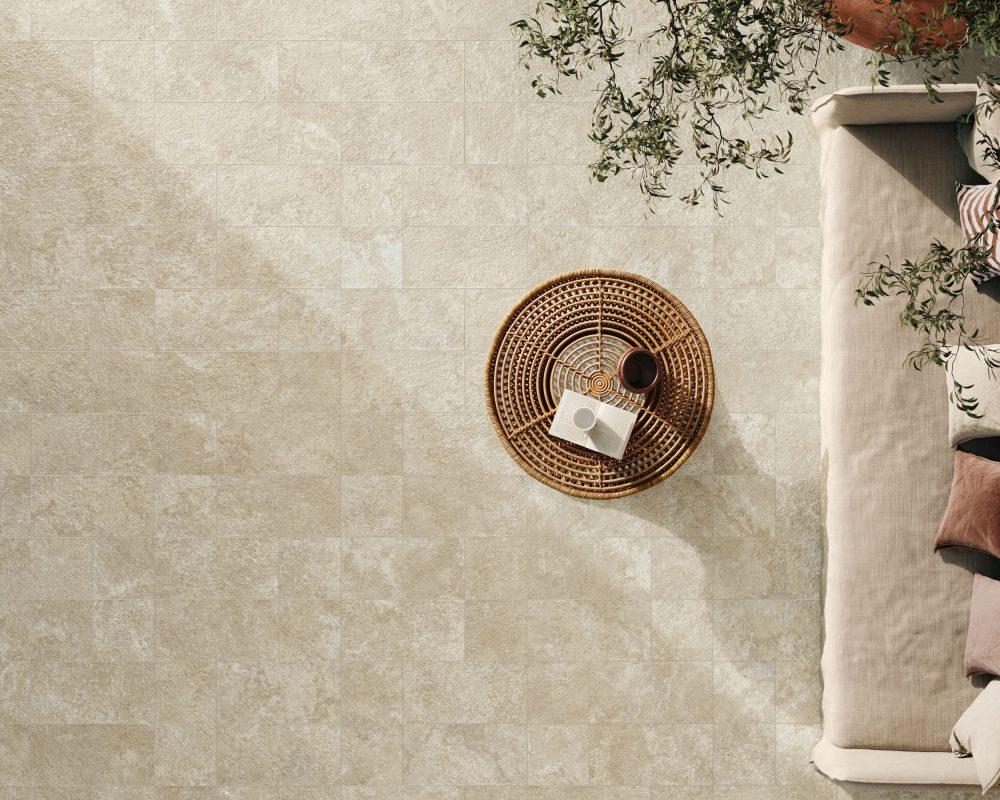 Zona Piscina Amenajata cu Gresie Exterior Forth