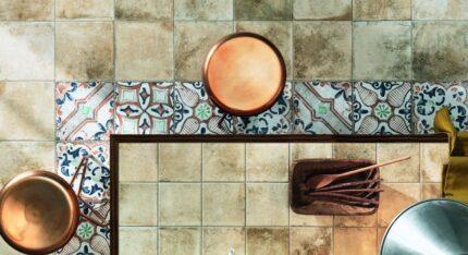 Amenjare bucatarie cu gresie rustica Materia Chiaro 30x30 si 15x15 cm