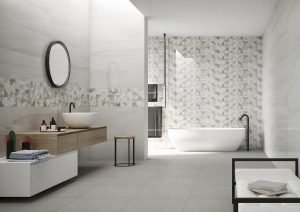 Baie cu Faianta Lucioasa si Decor Geometric Castle