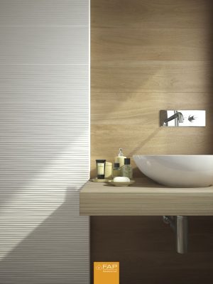 Baie Moderna cu Faianta Alba si Gresie tip Parchet - imagine 2