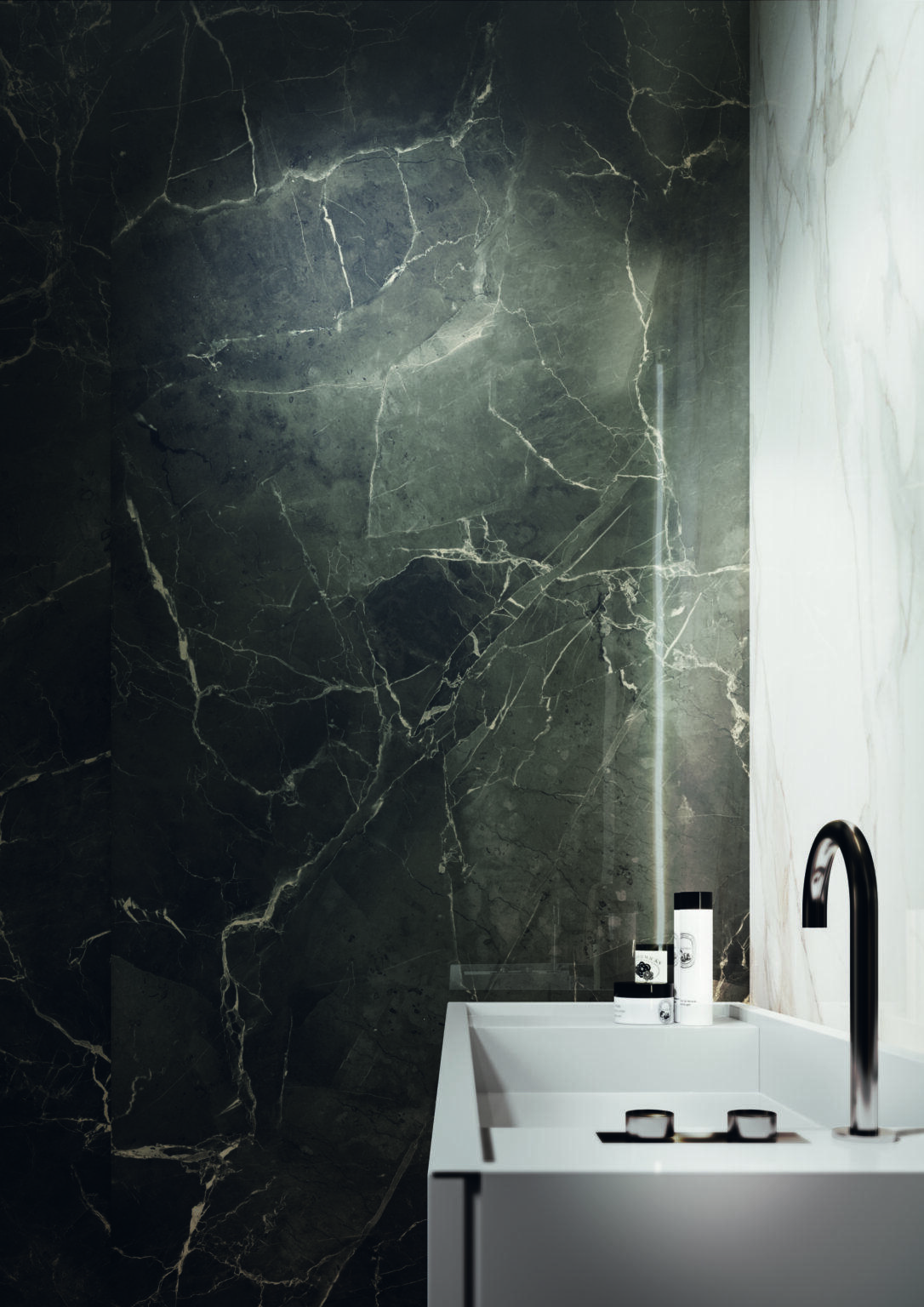 Baie cu Gresie Lucioasa tip Marmura Supreme Black