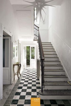 Amenajare Stil Clasic cu Gresie Roma Atelier