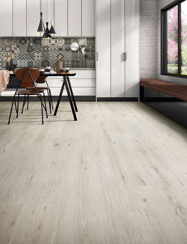 Gresie Portelanata tip Parchet Eiche Alpin Bucatarie