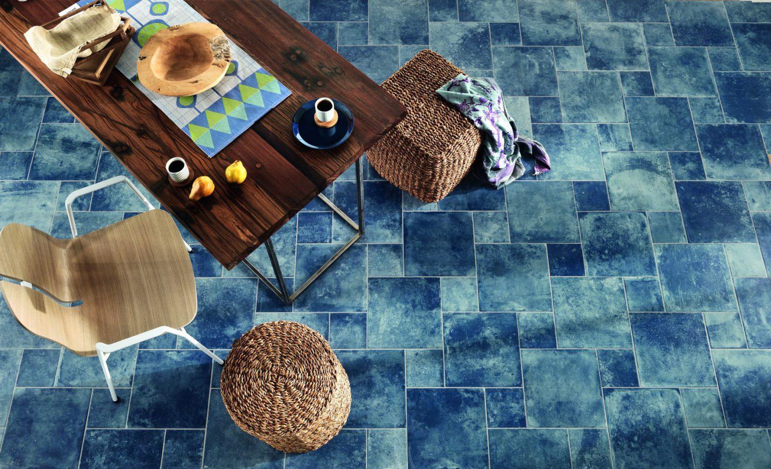Amenajare Living cu Gresie Rustica Materia Blue