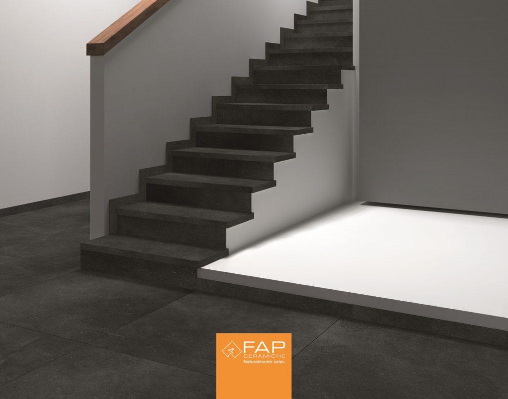 Scara Interioara cu Elemente Gresie Nux