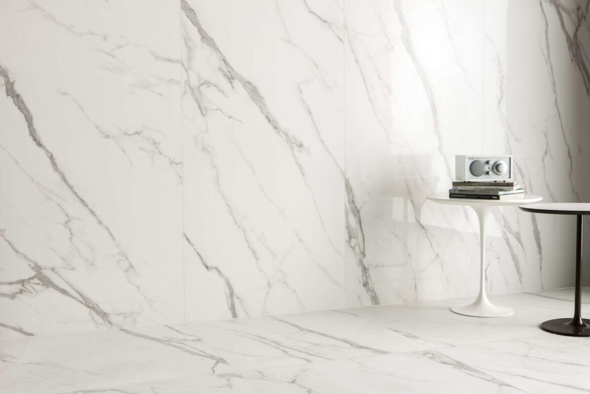 Baie cu Gresie si Faianta tip Marmura Majestic Calacatta