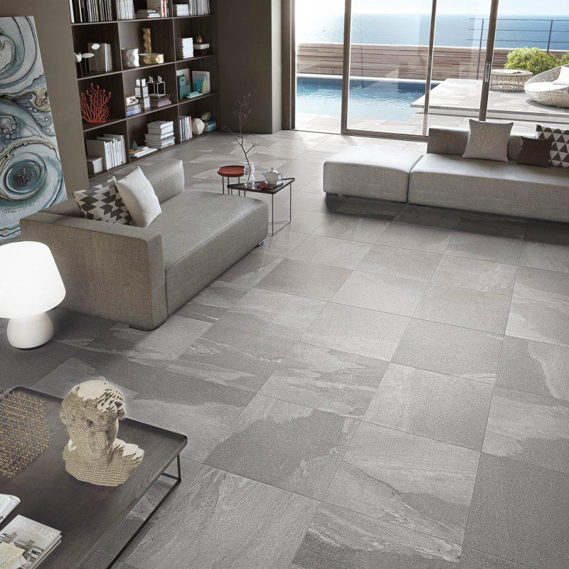 Living cu Gresie Portelanata Aspect Piatra Stonework