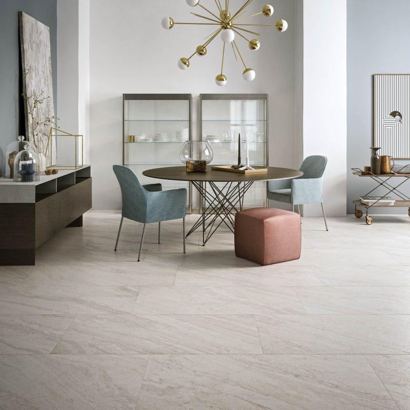 Living cu Gresie tip Piatra Stonework Quarzite