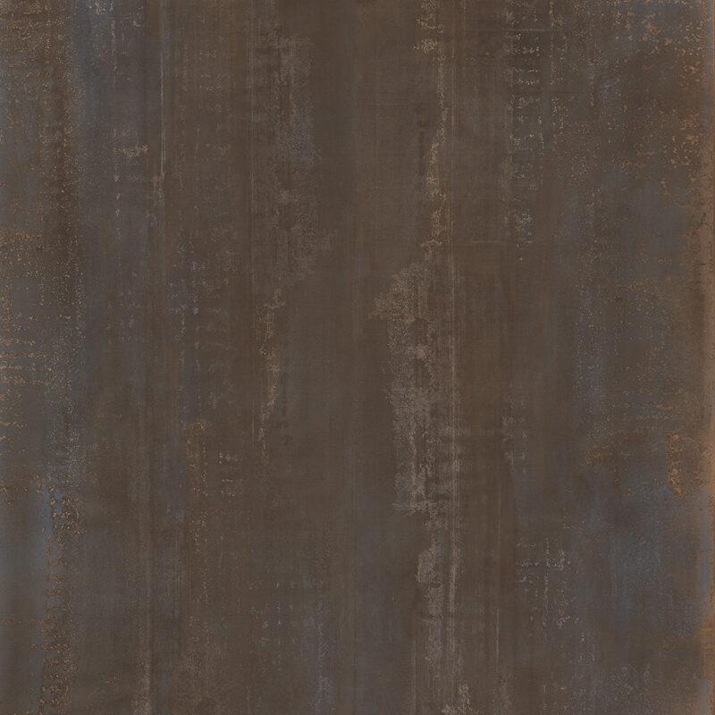 Living cu gresie portelanata placi mari Metal