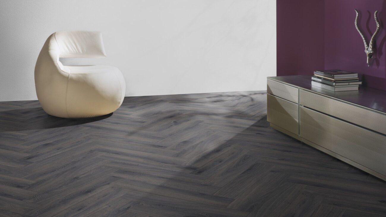 LY04 Parchet Laminat Herringbone Oak Penthouse