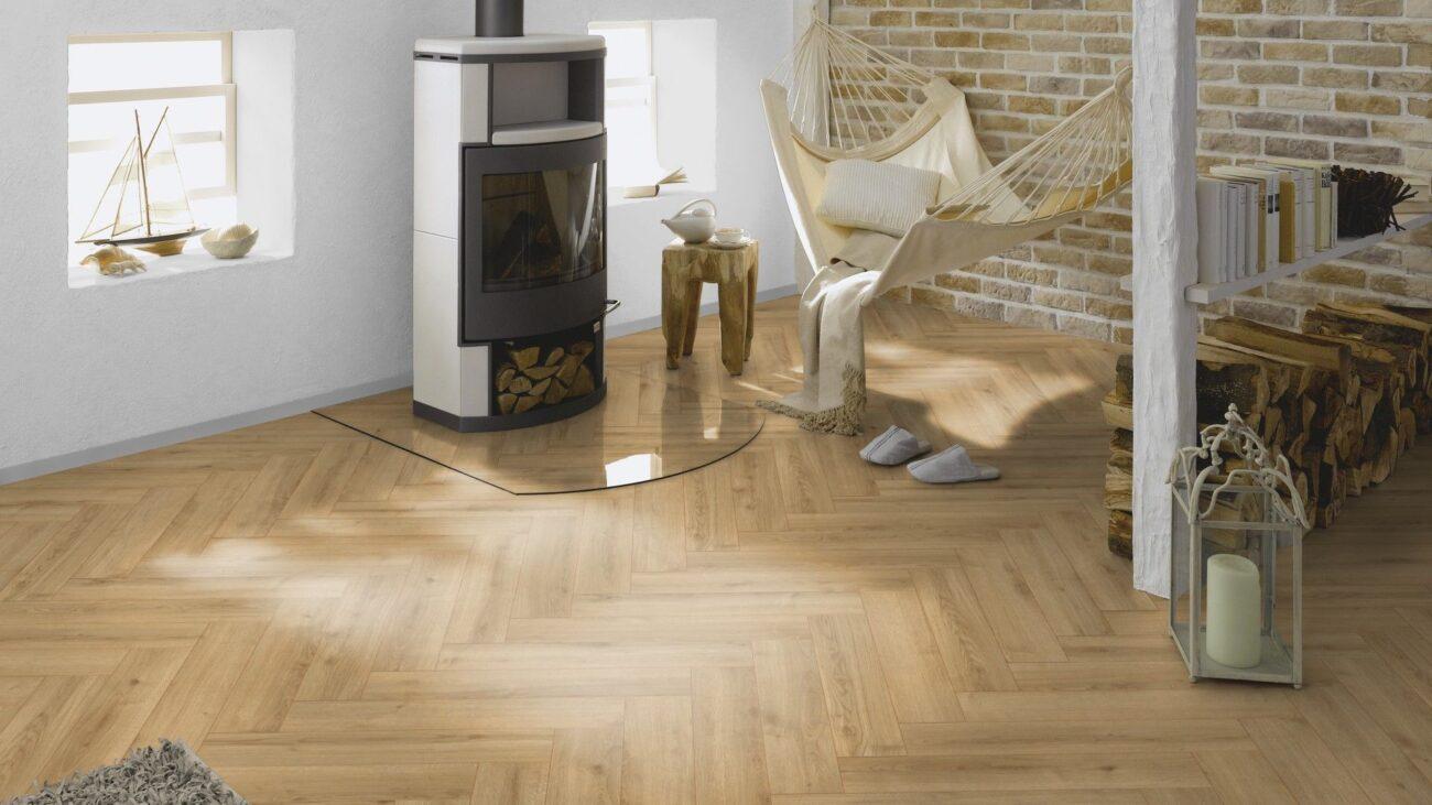 LY05 Parchet Laminat Herringbone Oak Coach House