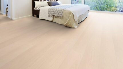 Parchet hibrid Hywood Frasin Z05 Yoho 2197x233x11mm amenajare dormitor modern