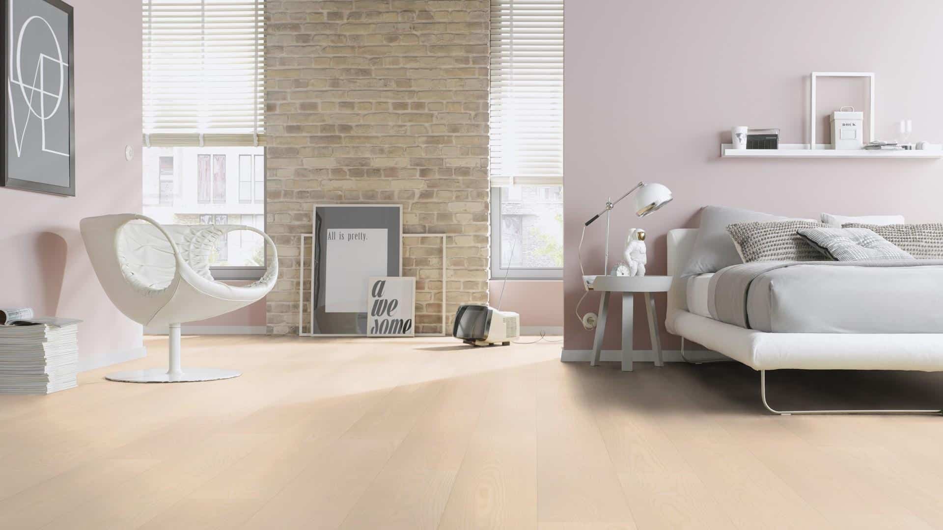 Parchet-hibrid-Z05-Frasin-Yoho-2197x205x11mm-dormitor1 Z05 Parchet hibrid Hywood Frasin Yoho