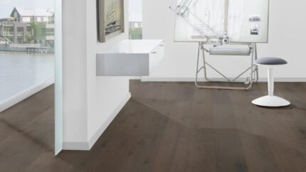 Parchet hibrid Hywood Stejar Z21a Sumava 2197x233x11mm amenajare birou @ Showroom Gada Ceramic Bucuresti