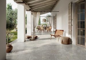 Terasa cu gresie portelanata Lumiere