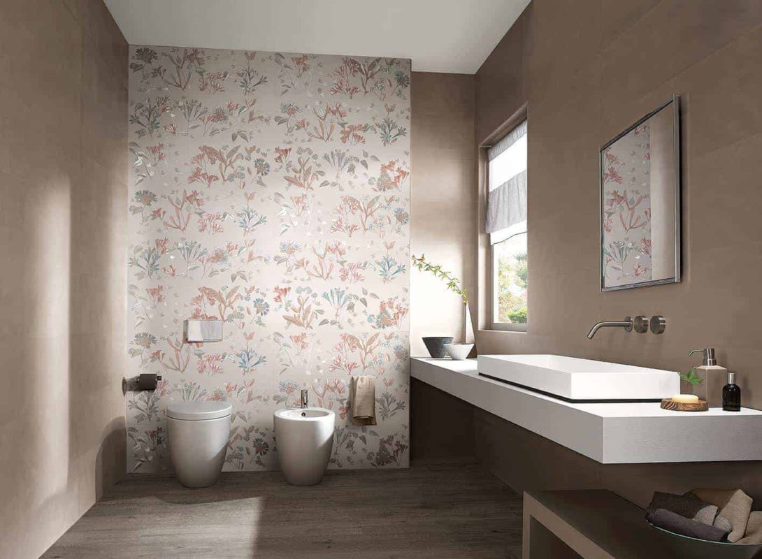 Amenajare baie moderna cu faianta decorata fap decomore bagno flower Romance