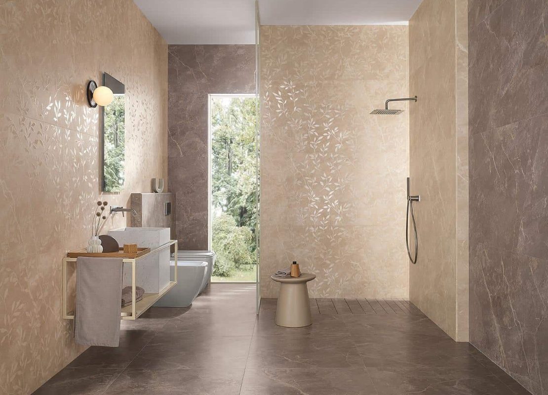 Baie moderna cu placi de faianta 80x160 cm si gresie portelanata tip marmura FAP ROMA STONE