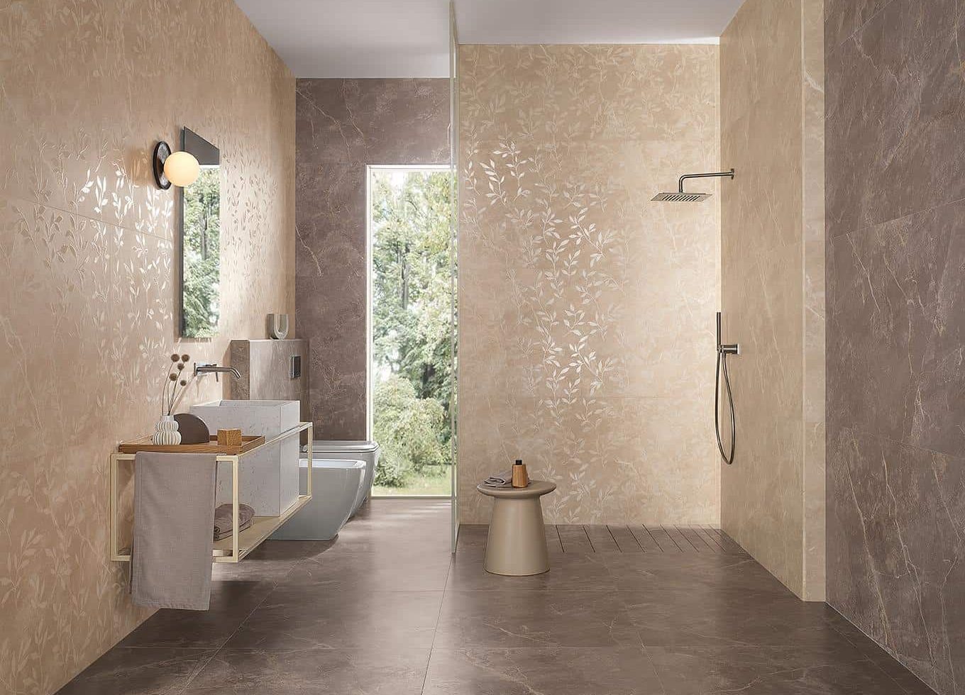 Baie moderna cu placi de faianta 80x160 cm si gresie portelanata tip marmura FAP ROMA STONE