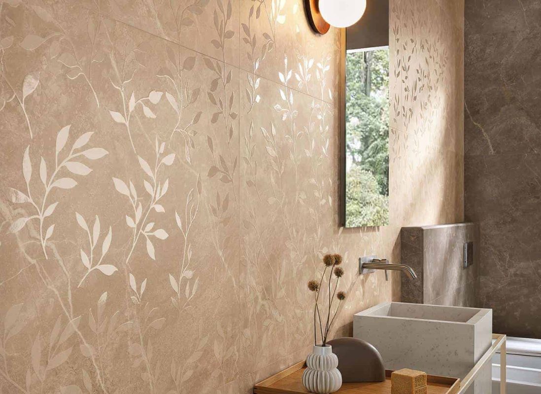 detaliu perete Baie moderna cu placi de faianta 80x160 cm si gresie portelanata tip marmura Roma Stone Fap