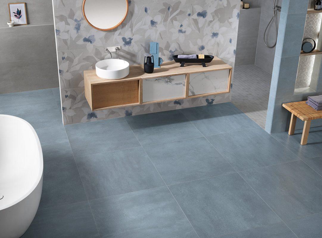 Baie moderna cu gresie si faianta Ylico