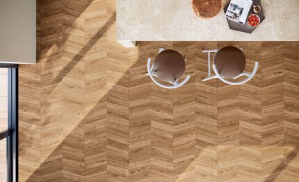 Gresie portelanata tip parchet chevron NordicWood Spina Blonde