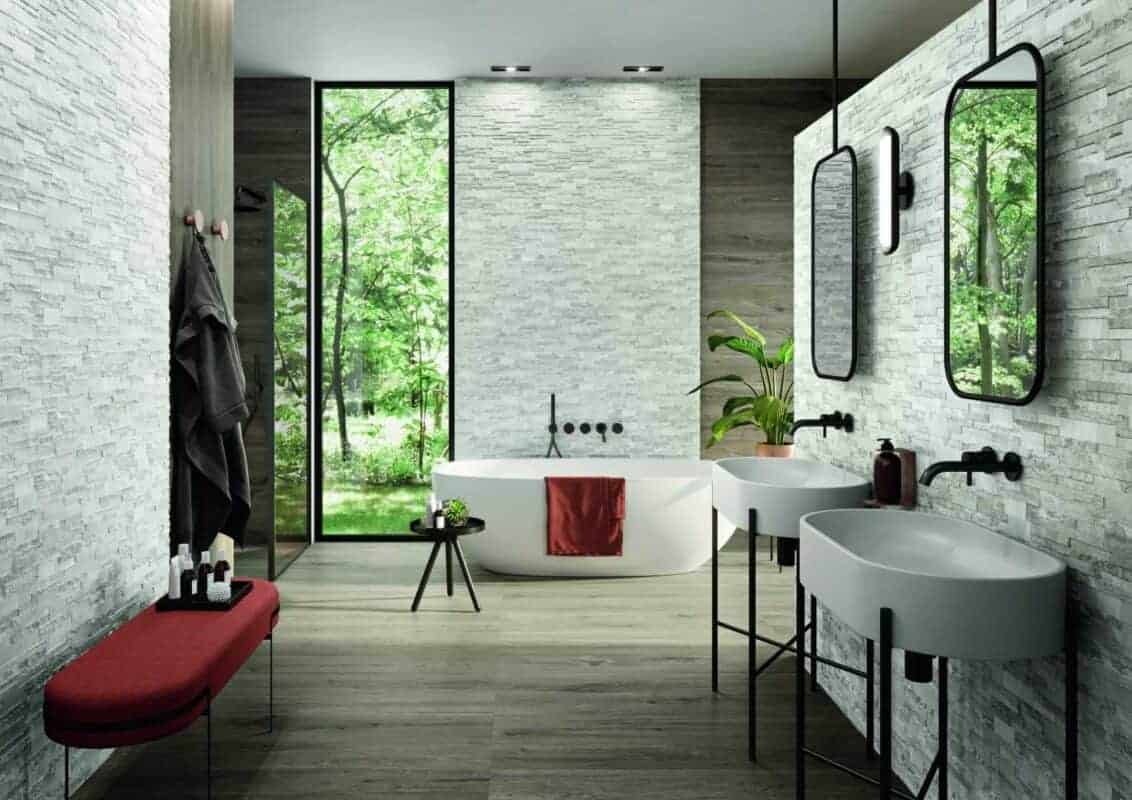 Baie cu faianta aspect piatra