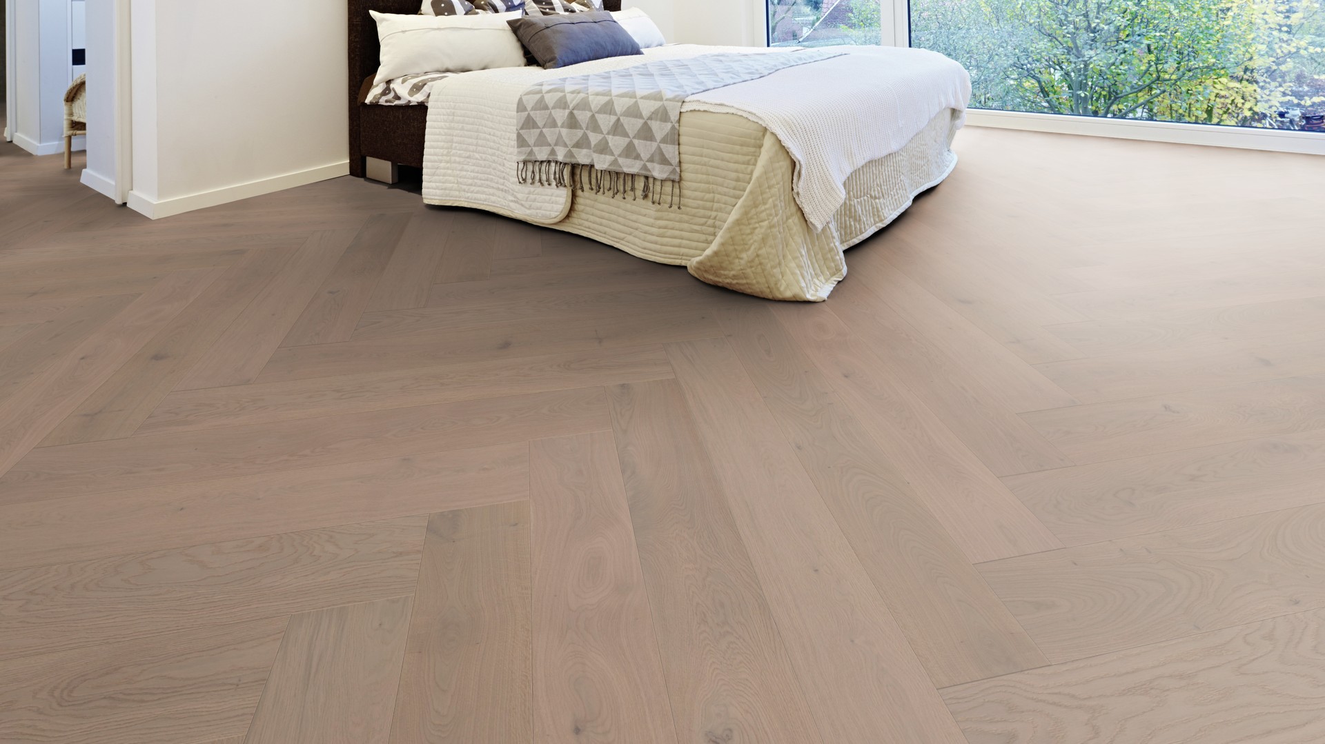 Parchet-stratificat-stejar-herringbone-Usedom-pardoseala-dormitor-1 Parchet Stratificat Herringbone Stejar Usedom