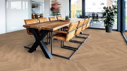 Parchet Stratificat Herringbone Stejar Vlieland amenajare pardoseala dining