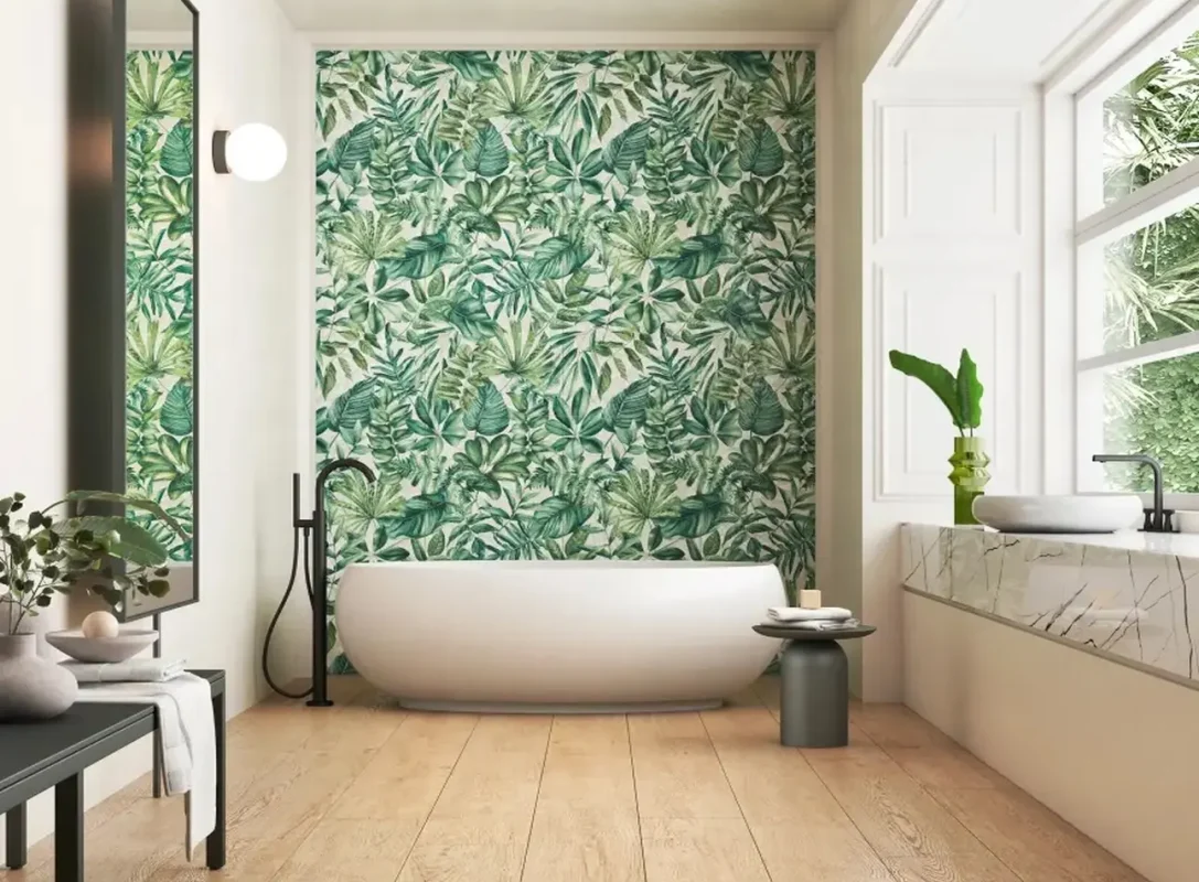 Baie cu Faianta Decorata si Gresie tip Parchet