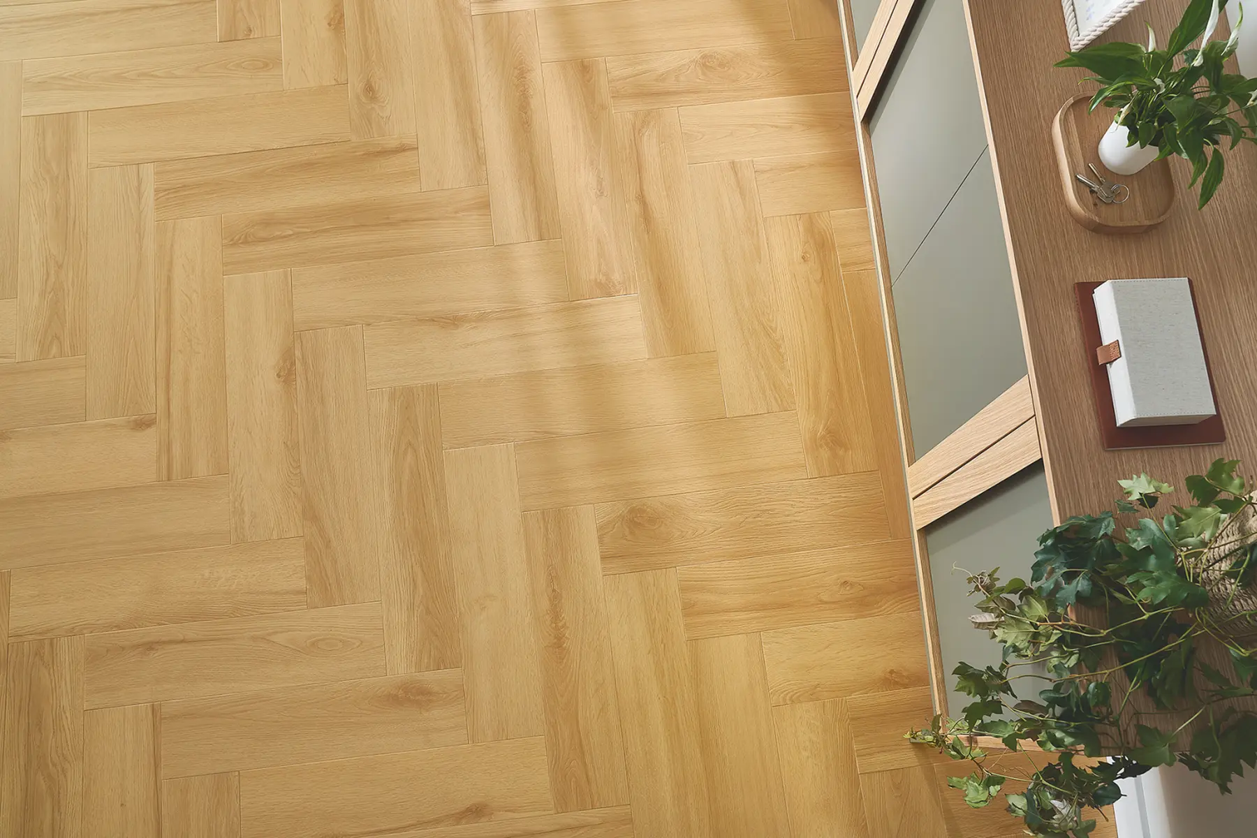 Living-cu-Parchet-SPC-arbiton-amaron-herringbone-eir-stejar-virgin-5mm-Gada-Ceramic-Bucuresti Parchet SPC Herringbone Virgin Eir