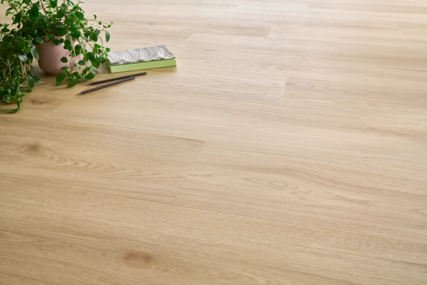 Pardoseala_living_Parchet_SPC_Amaron _Wood_Stejar_Harlow_5mm_Gada_Ceramic Pardoseală Parchet SPC Amaron Wood Harlow